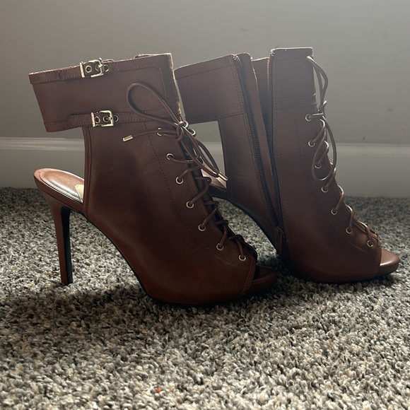 Gently used Gianni Bini heels. - Picture 3 of 4